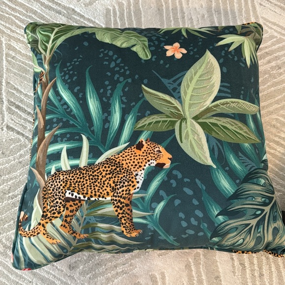 Leopard 🐆 green Madison decorative pillows set of 2 - Picture 2 of 6